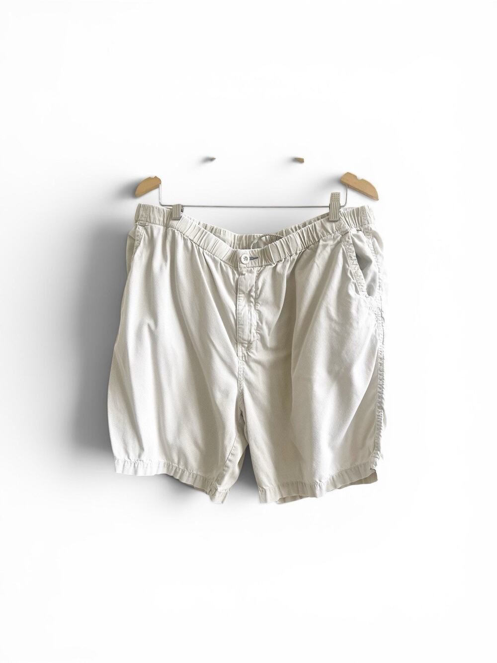 Tommy Bahama Shorts Men's 2XL Ivory Lyocell Relaxed Fit Elastic Waist Resortwear